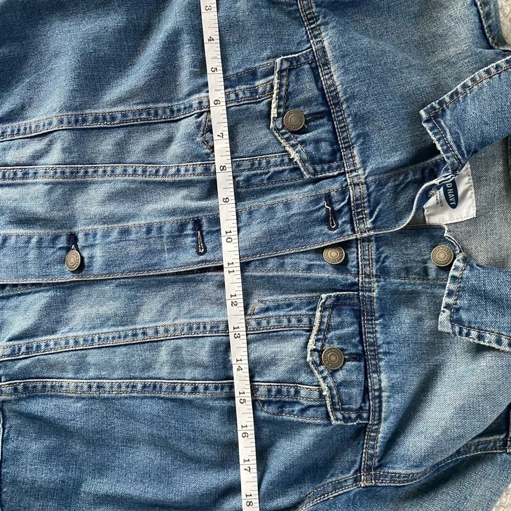 NWT - Classic Distress Jean Jacket for Women, Size Medium - Picture 7 of 10